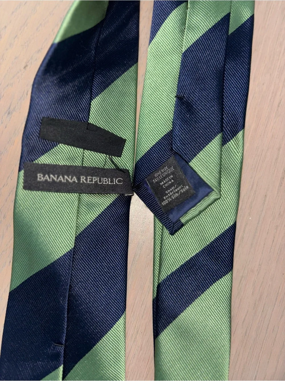 BANANA REPUBLIC Green & Navy Diagonal Stripe Men's Tie